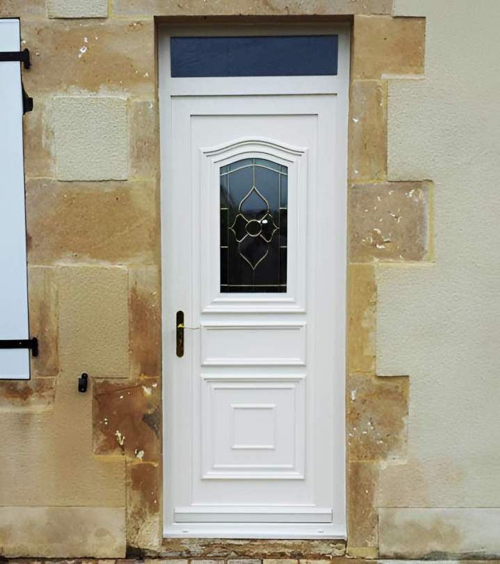 Gamme complète de portes d'entrée et grandes ouvertures vitrées